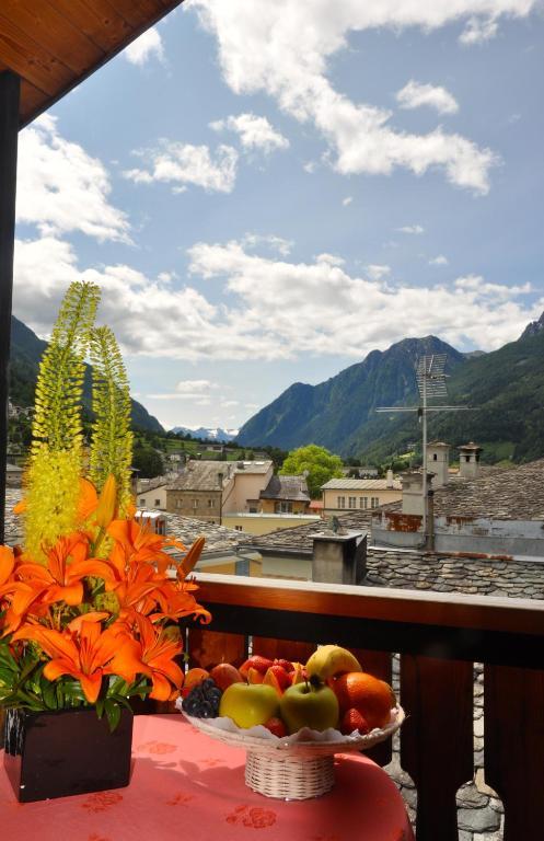 Poschiavo Suisse Hotel & Traditional Fondue Stube Номер фото